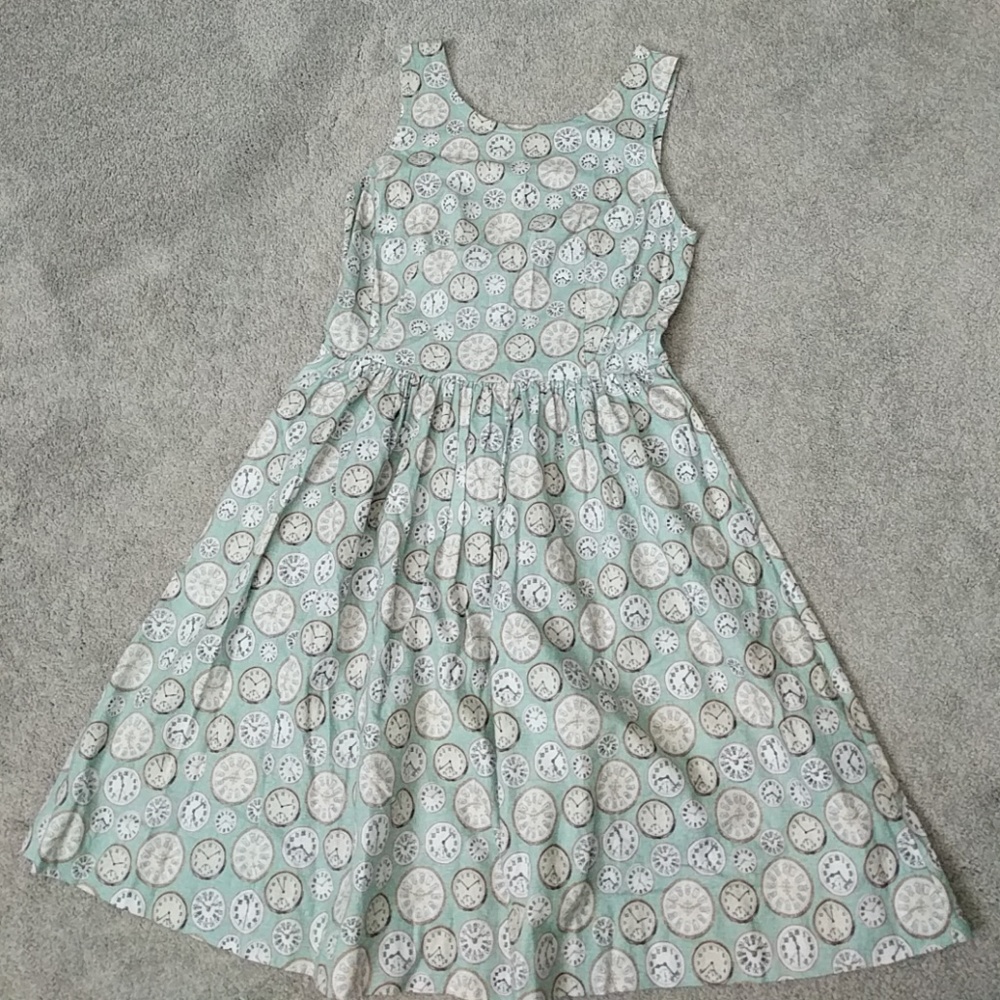 Sleeveless Light Green Clock Print Dress